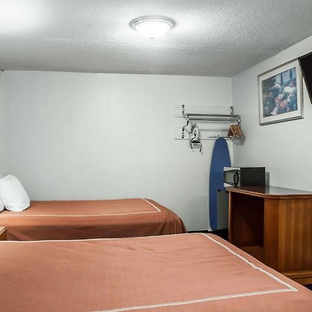Castle Inn & Suites Niagara Falls Bagian luar foto
