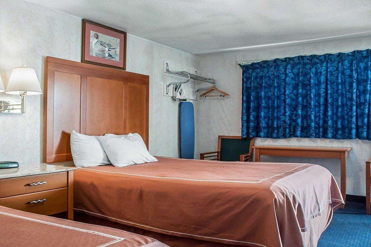 Castle Inn & Suites Niagara Falls Bagian luar foto