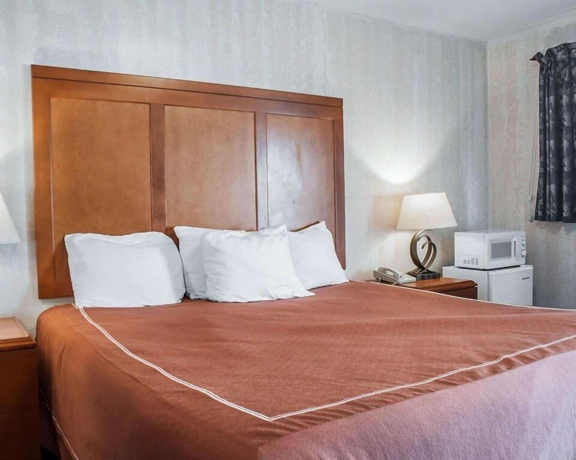 Castle Inn & Suites Niagara Falls Bagian luar foto