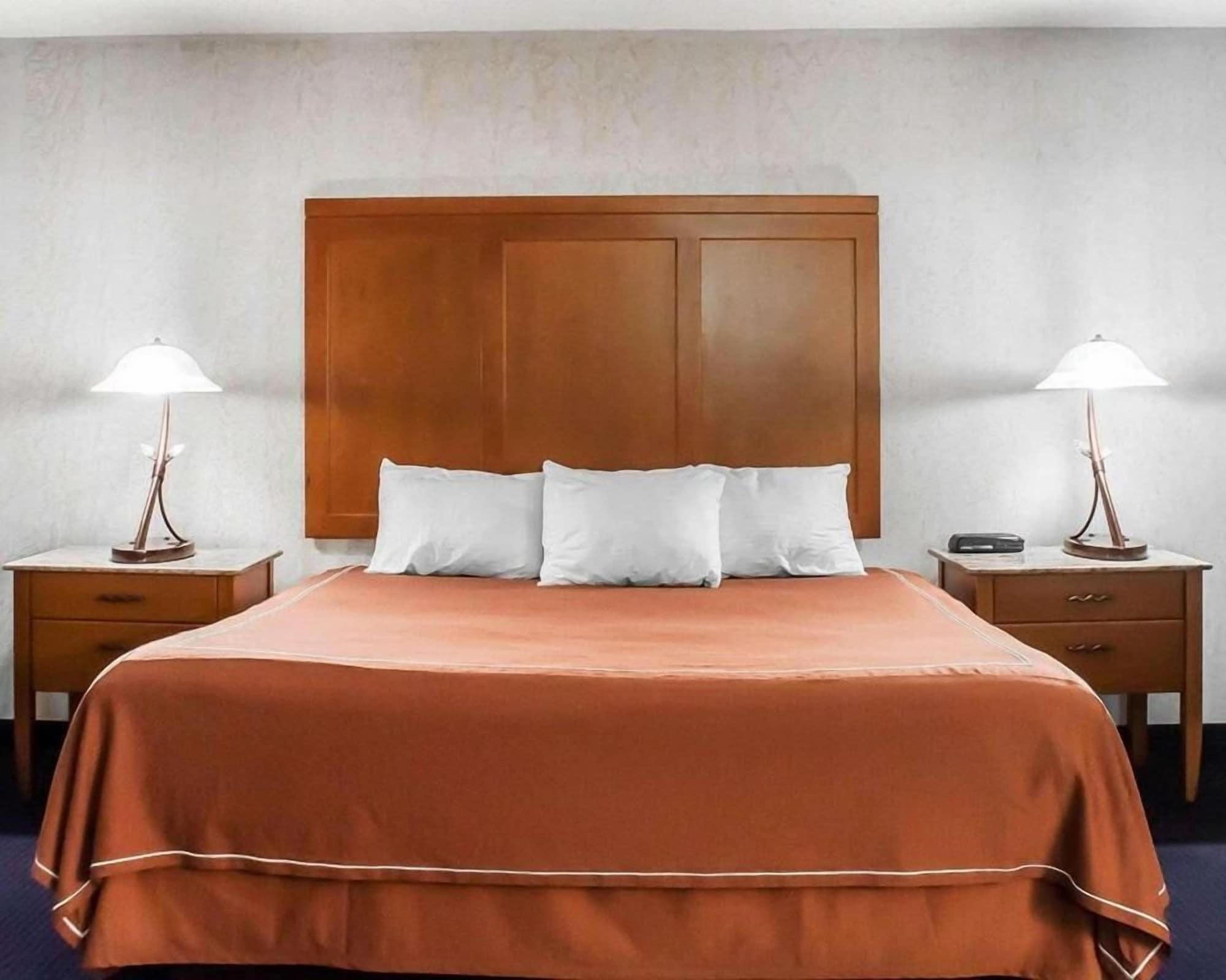 Castle Inn & Suites Niagara Falls Bagian luar foto