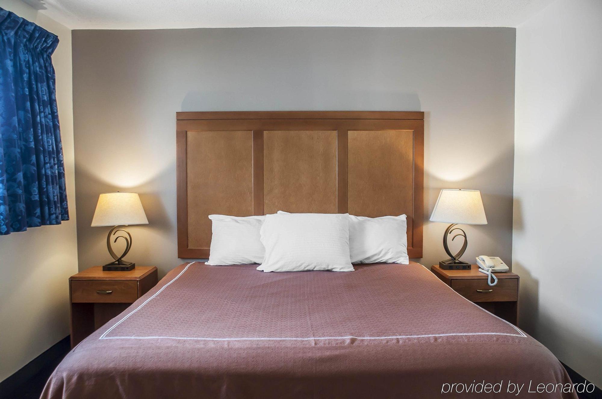 Castle Inn & Suites Niagara Falls Bagian luar foto
