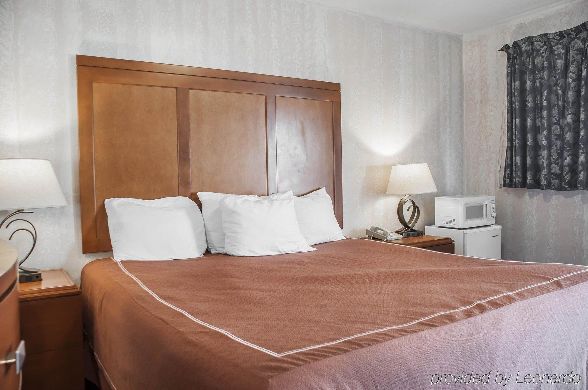Castle Inn & Suites Niagara Falls Bagian luar foto