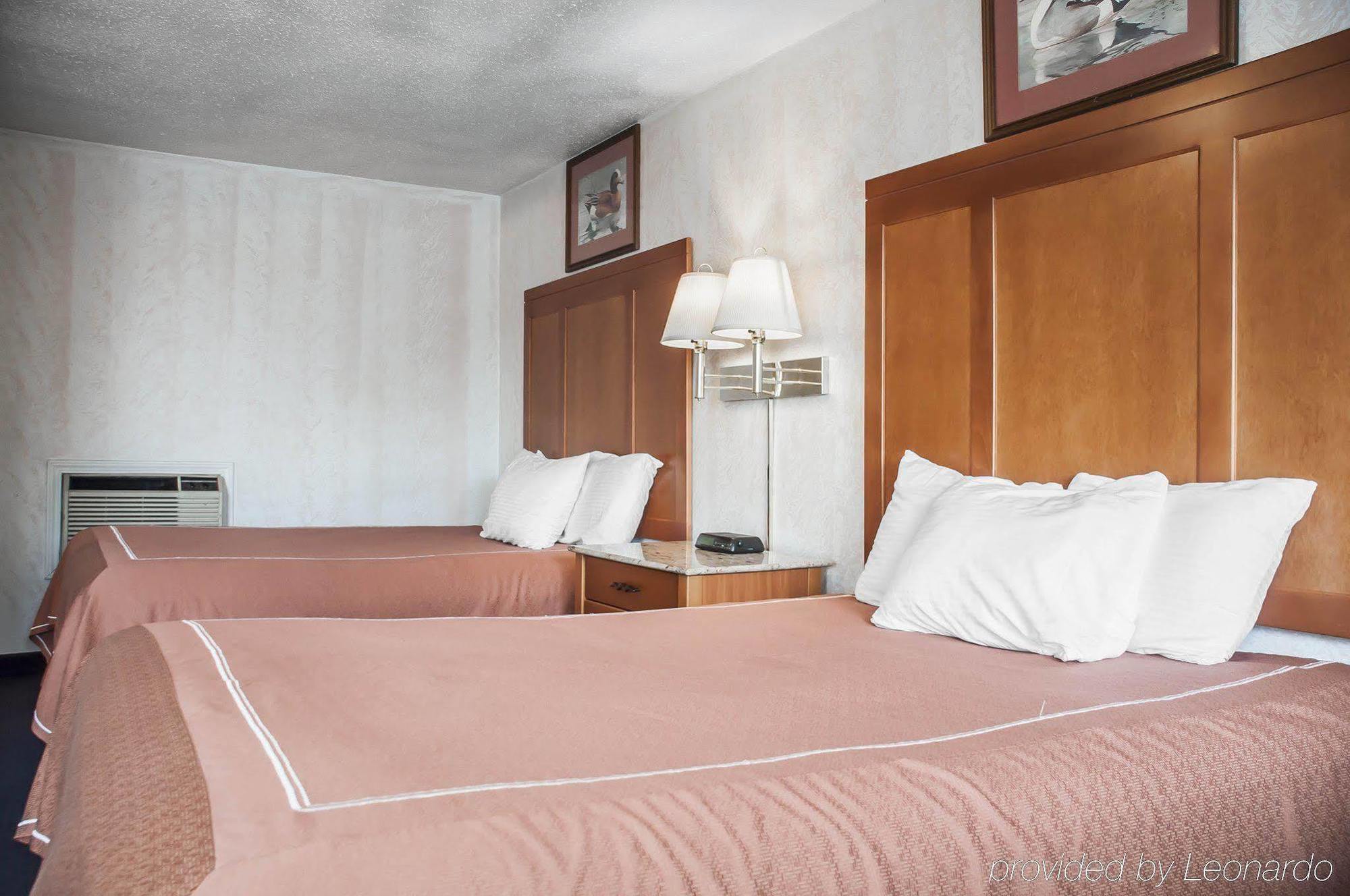 Castle Inn & Suites Niagara Falls Bagian luar foto