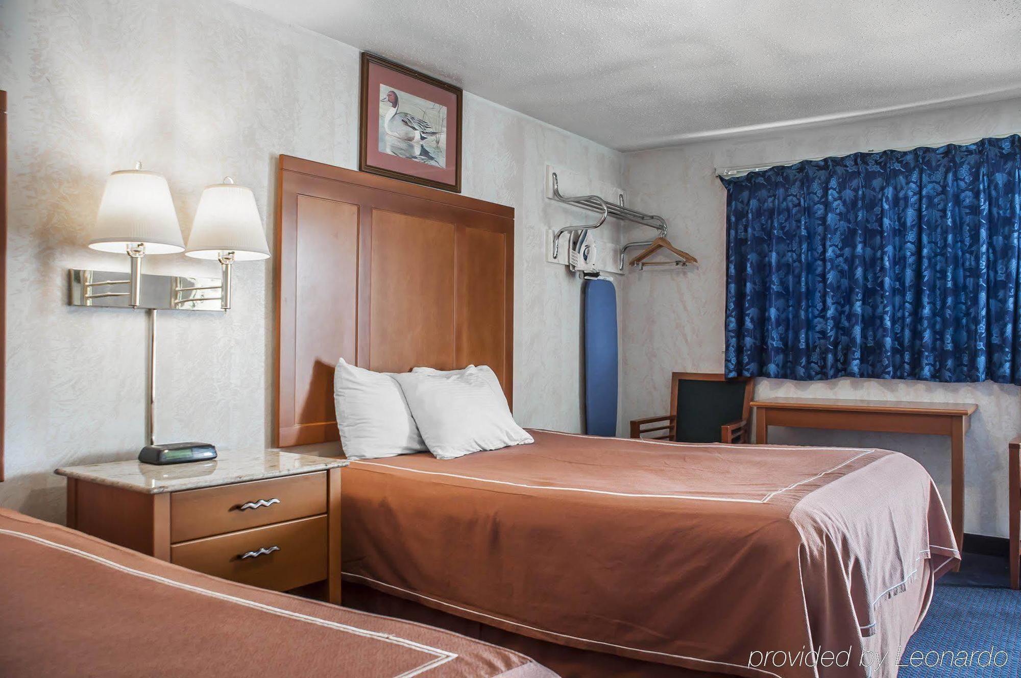 Castle Inn & Suites Niagara Falls Bagian luar foto